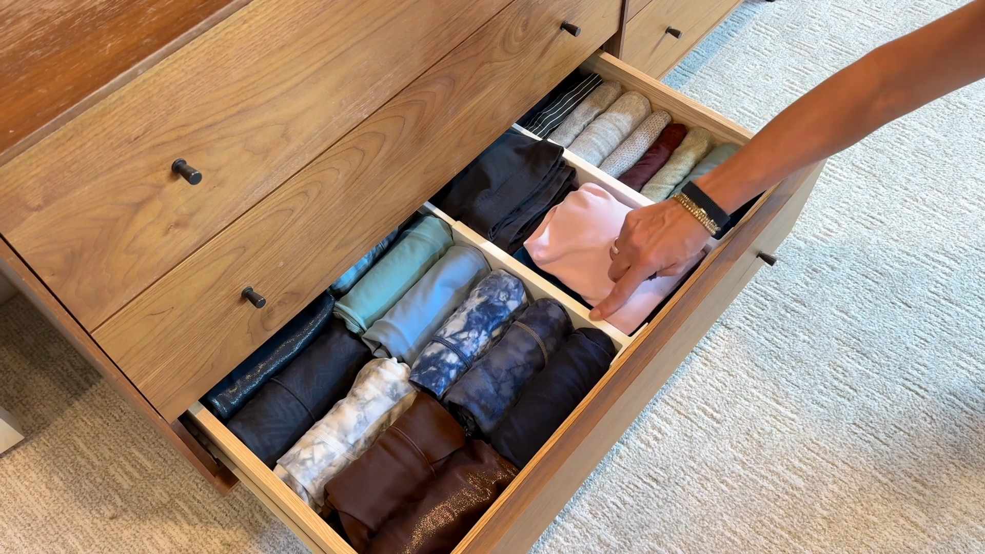 Kleiderschrank richtig organisieren