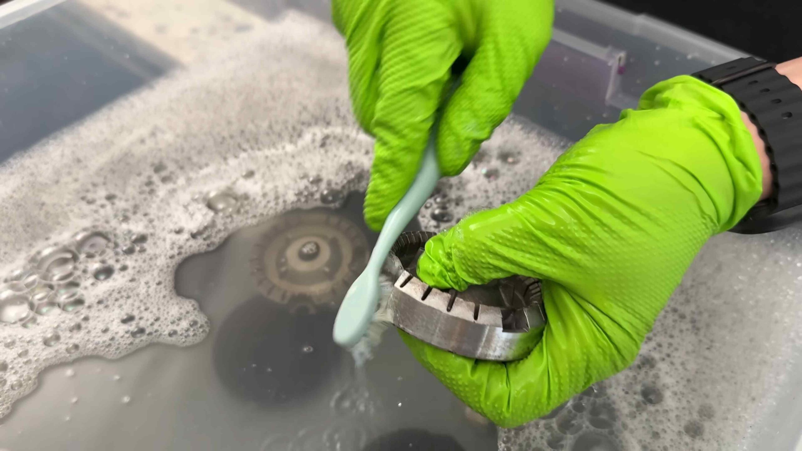 Küchenschränke reinigen Fett entfernen